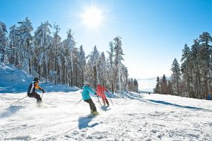 Prosluněná sjezdovka Schwarzenbergabfahrt